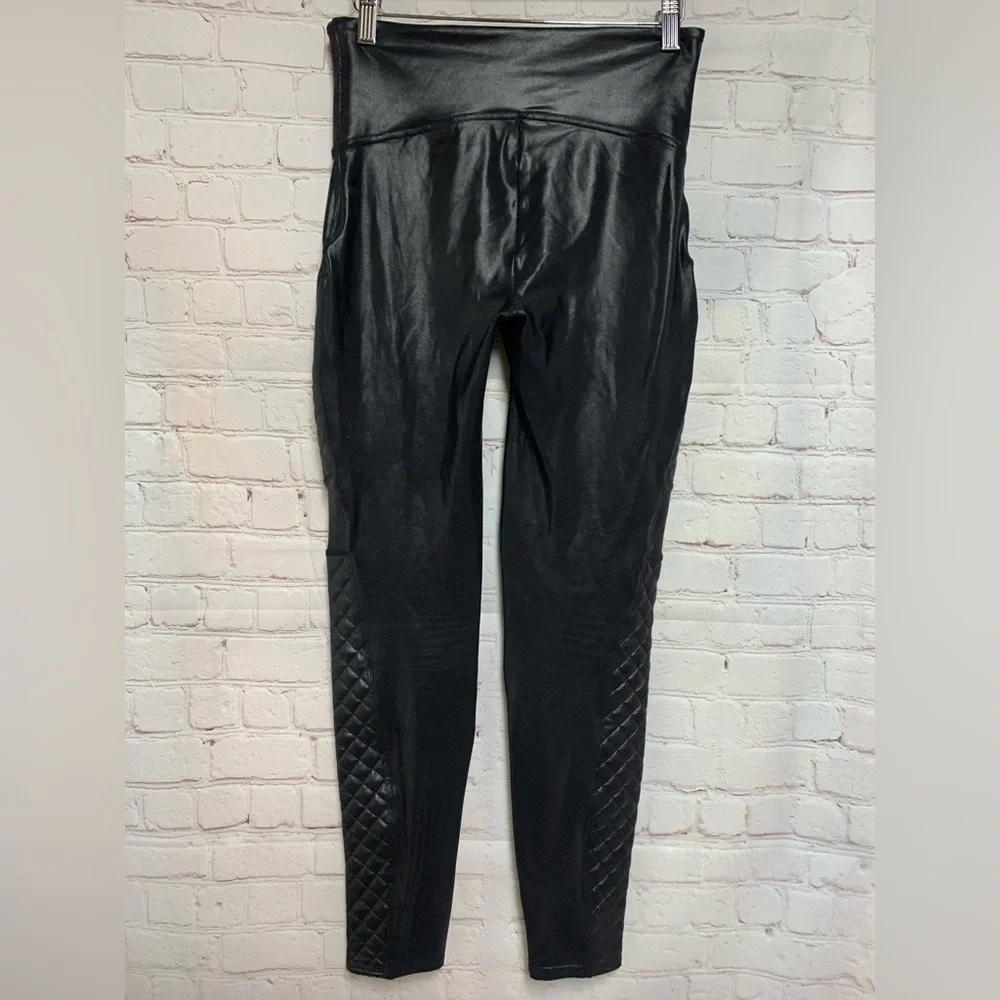 SPANX Black Quilted Faux Leather Leggings Size M - Picture 8 of 8